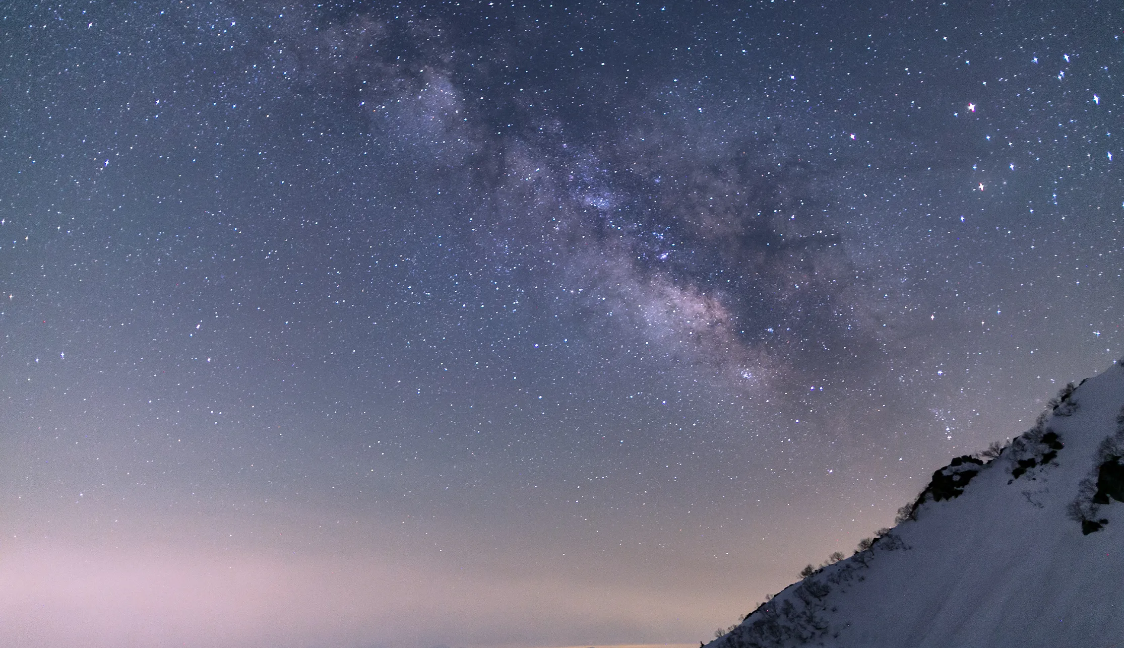 夜は幻想的な星空